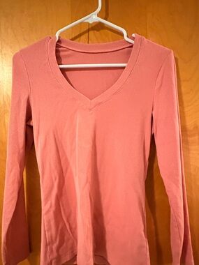 Women's V-Neck Long Sleeve Top - Pink